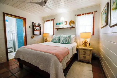 Image de Charming 2-bedroom beachside cottage with mineral pool in quaint Elbow Cay