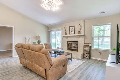 Image de Westfield Home w/ Furnished Patio: 2 Mi to Park St