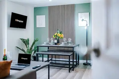 Image de New! Stylish Apartment, Amazing Location, Sleeps 6