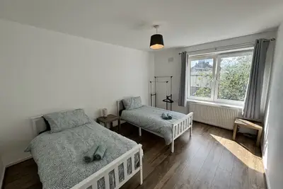 Image de Two Bedroom Seaside Apartment