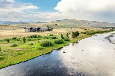Image de Big Hole Riverfront Luxury Home in Wise River, Montana