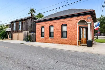 Image de Three Historic Units in Scott, Sleep 12, Near I-10