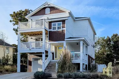 Image de Elegant 4 bedroom retreat with private pool and hot tub