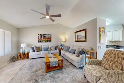 Image de Escape to this charming house in Sun City West, Az w/pool & pickleball