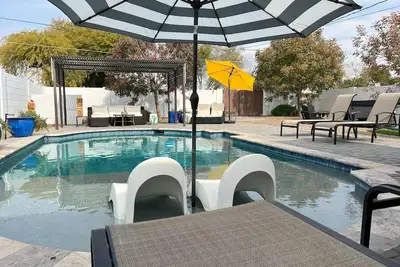 Image de Your Sanctuary: Pool, Hot Tub, Putting Green