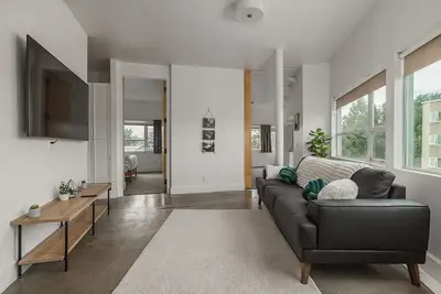 Image de Downtown Luxe Apartment Sleeps 4