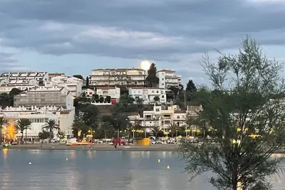 Image de First line sea. Relax, magnificent views, Beach direct access\nSmall pet admited.