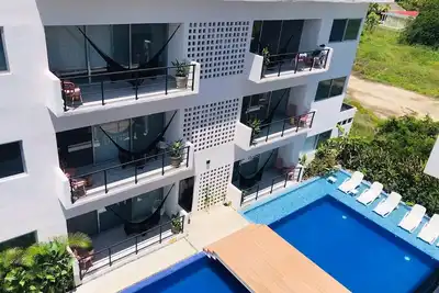 Image de Private Condo walking distance to Beach