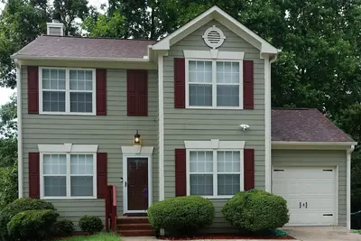 Image de Elysian Living around Six Flags over Georgia and many more Attractions