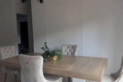 Image de 10 min from the stadium, 3 bedroom, 2 bath.