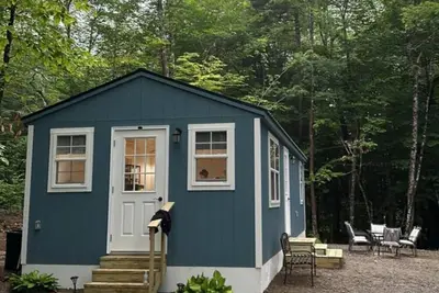 Image de Charming new cottage w/ modern amenities on peaceful Bog Lake, Northfield Maine