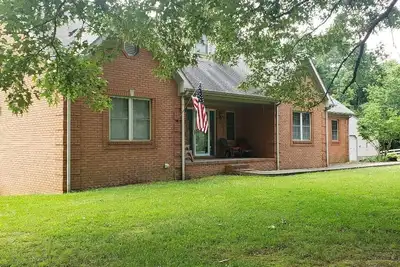 Image de Lake Barkley Retreat - Pets ok, Lake access nearby