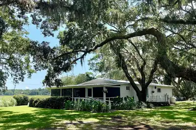 Image de Sams Point Retreat-pet friendly, gorgeous water views! \n