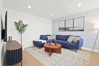 Image de Lavish Dream Stay - King Beds + Tesla Charger