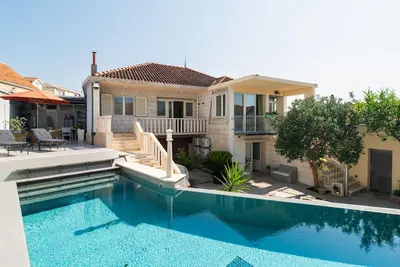 Image de 3 bedroom stunning home in Selca