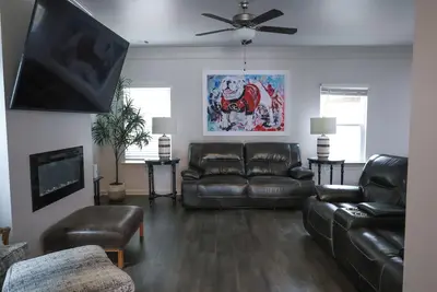 Image de Pet-friendly home minutes from Downtown/Uga Campus