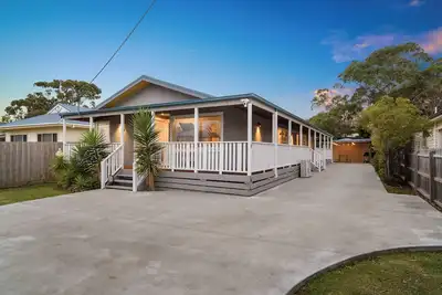 Image de Retreat on Red Rocks, close to beaches, Gp track and Penguins.