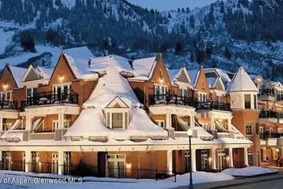 Image de Charming 2-bedroom condo in the heart of aspen. Close to skiing and attractions