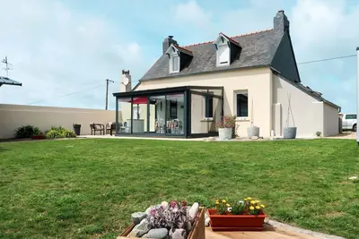 Avel Dro by Interhome