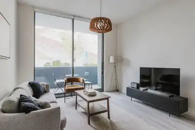 Image de Deluxe Edgewater 2br w/ Gym, Pool, Lounge, Balcony & W/D, by Blueground