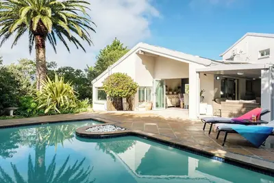 Image de Charming Home with Mountain Views at Rivendell