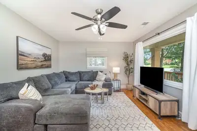 Image de Tranquil Retreat: Game Room, Deck, & Pet-Friendly