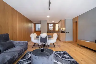 Image de Isard Homes by Select Rentals