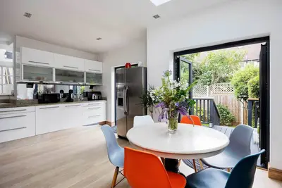 Image de A North London Novelty, by Veeve