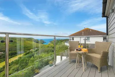 Image de Rowena, pet friendly, country holiday cottage, with pool in Mullion