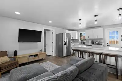 Image de Pet friendly house in Casper behind fairgrounds w Ac, grill, WiFi, Rv parking