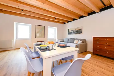 Image de Charm Lakefront Apartment Panorama Mgh