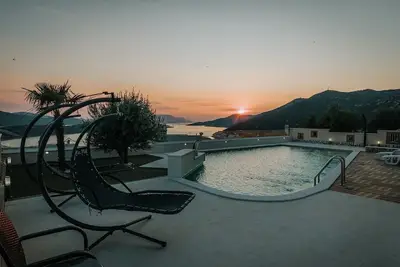 Image de Ap with private pool.