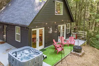 Image de Ridgeview Reatreat - Seasonal Mtn View | Hot Tub | Fire Pit and Games