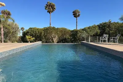 Image de Moradia Familiar com Piscina Privada, Perto do mar e Campos de Golf