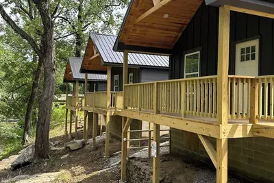 Image de Griffen Mill Properties Cabin #8 by Waterfall in Salem Al  with WiFi, Ac