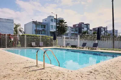 Image de Tropical Haven: 3-Br Apart on Vega Baja Beach. 3min Drive to Blue Flag Beach