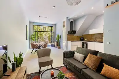Image de Stylish Apartment Next to the Amstel River- Unit D