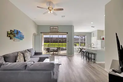 Image de Luxury Windsor Palms Villa w/ Pool, Spa & Games, 3 Miles from Disney!