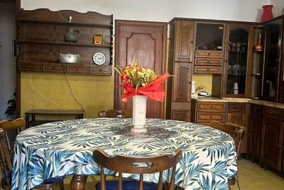 Image de Cozy family vacation home with all amenities and a few miles from the sea