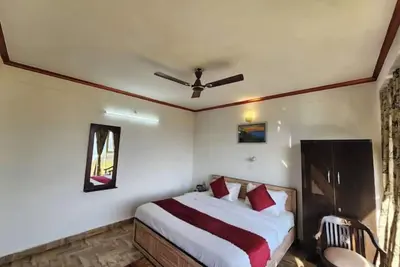 Image de 6 Br Villa with Valley Views near Waterfall Mountain Golden Ray Mukteshwar
