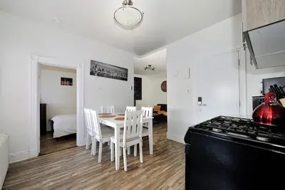 Image de Charming 2-bedroom  2 bath! apartment in Brooklyn   Gym laundry and  parking!