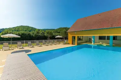 Image de Maison Lumineuse avec Terrasse Privée