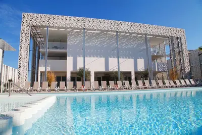 150m de la Plage! Sauna + Piscine Saisonnière