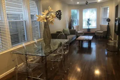 Image de Charming Chi-town 2-bedroom apartment