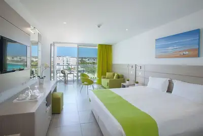 Image de Junior Suite • Sea View • Private Balcony Sleeps 4