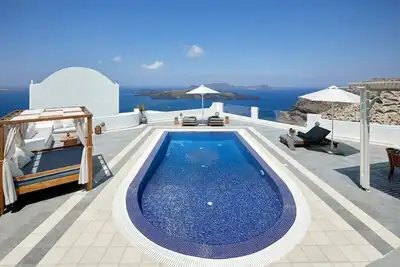 Image de Artemis Villa w/ Heated Pool, Hot Tub & Caldera View