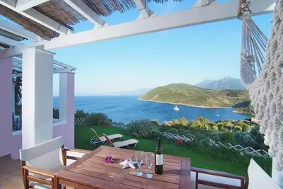 Image de Elegant Samos Villa with Sea Views & Modern Décor