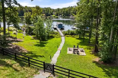 Image de 5br Lakefront Lake Anna, Dock, Views, Deck, Movies