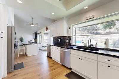 Image de Wine-country home w\/ spectacular views, pool, hot tub, WiFi, Ac, Wd