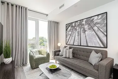 Image de Modern 2bdr+ 2bath with free parking in luxurious Forest Hill neighbourhood!